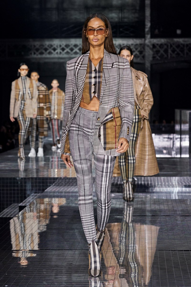 LFW: Το show του οίκου Burberry ήταν όνειρο! - εικόνα 15