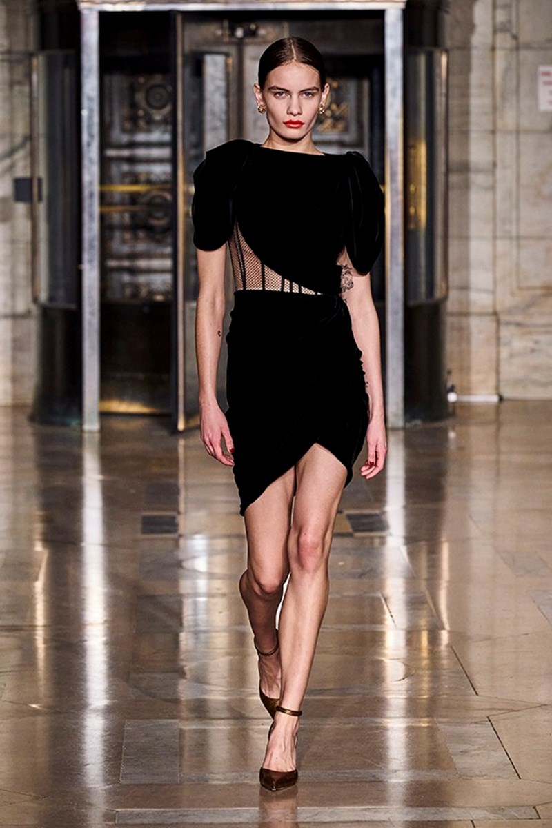 15 ακαταμάχητα βραδινά looks με την υπογραφή του Oscar De La Renta - εικόνα 2