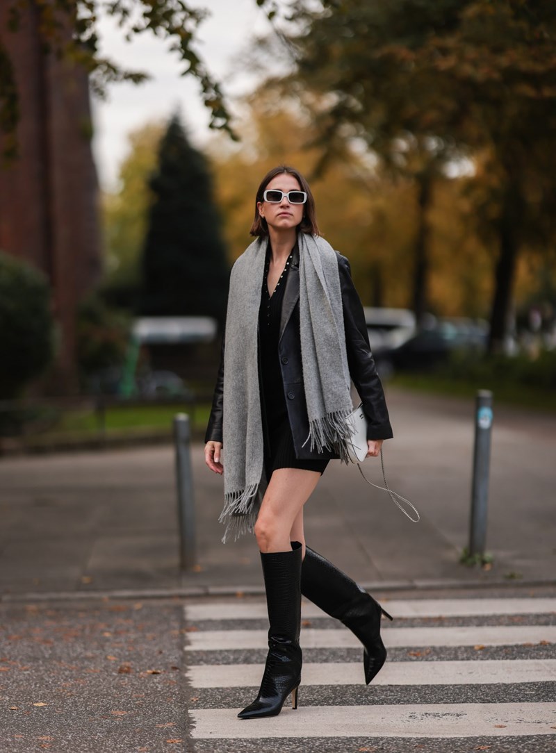 15 τρόποι να φορέσεις δερμάτινο σακάκι σαν influencer - εικόνα 9