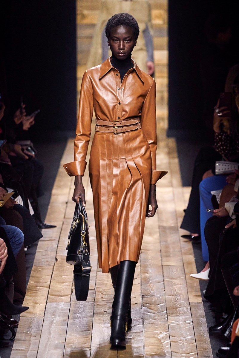 Ο Michael Kors μας δείχνει 15 σύγχρονους τρόπους για να φορέσουμε το πουλόβερ - εικόνα 7