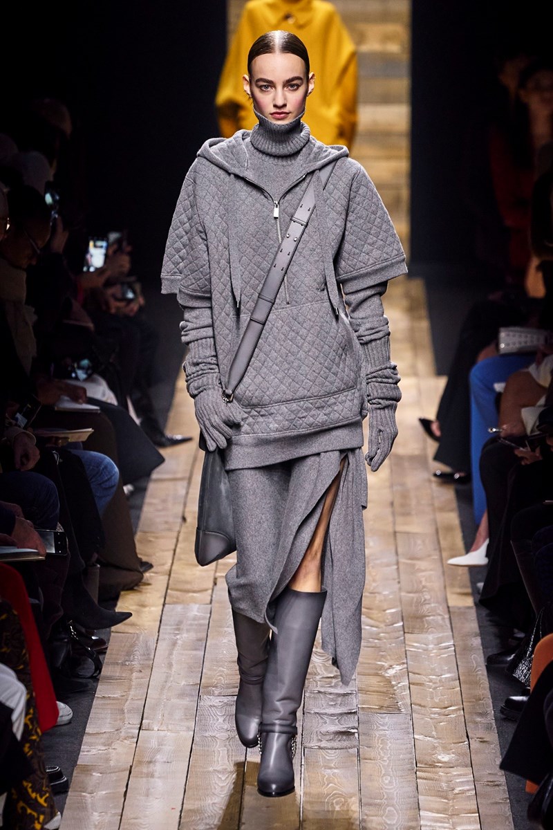 Ο Michael Kors μας δείχνει 15 σύγχρονους τρόπους για να φορέσουμε το πουλόβερ - εικόνα 11