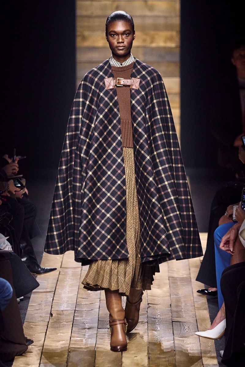 Ο Michael Kors μας δείχνει 15 σύγχρονους τρόπους για να φορέσουμε το πουλόβερ - εικόνα 14