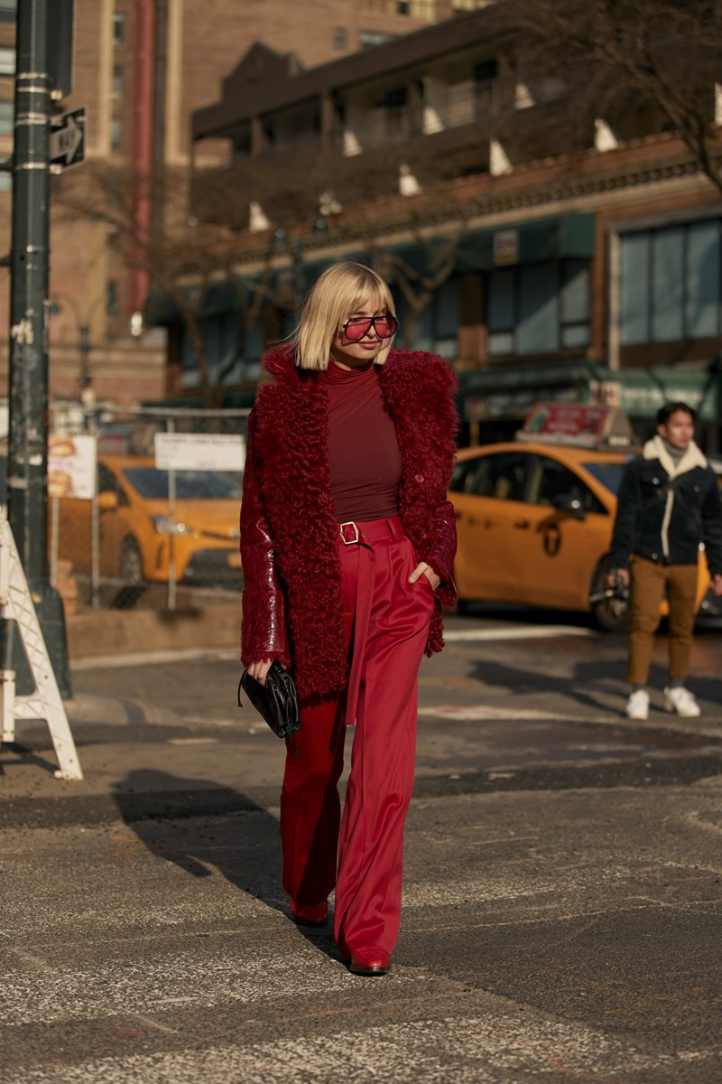 Color Splash: 20 street style looks για να σπάσεις τη «αυτοκρατορία» των γήινων τόνων - εικόνα 1