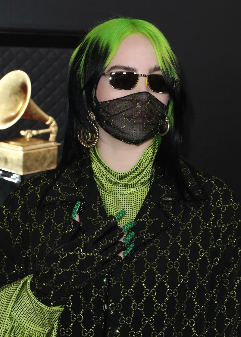 Billie Eilish: 5 φορές που το μανικιούρ της έκλεψε την παράσταση - εικόνα 2