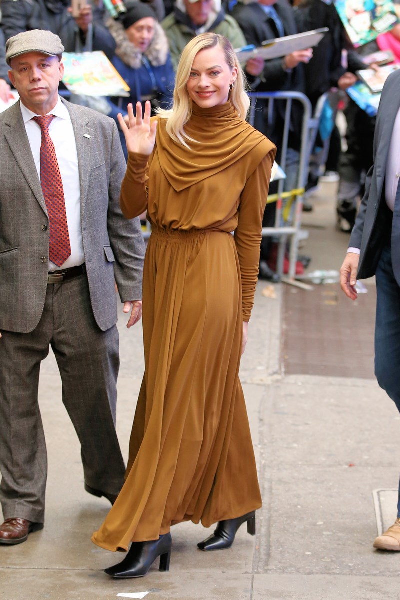 Margot Robbie: Τα κομμάτια που θα χρειαστείς για να αντιγράψεις το στυλ της - εικόνα 7