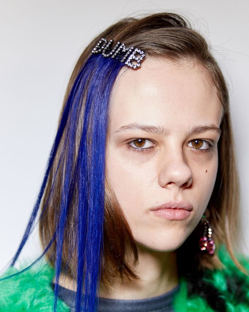 Μάθε από τώρα τα αξεσουάρ μαλλιών που θα κάνουν θραύση τον ερχόμενο χειμώνα - εικόνα 9