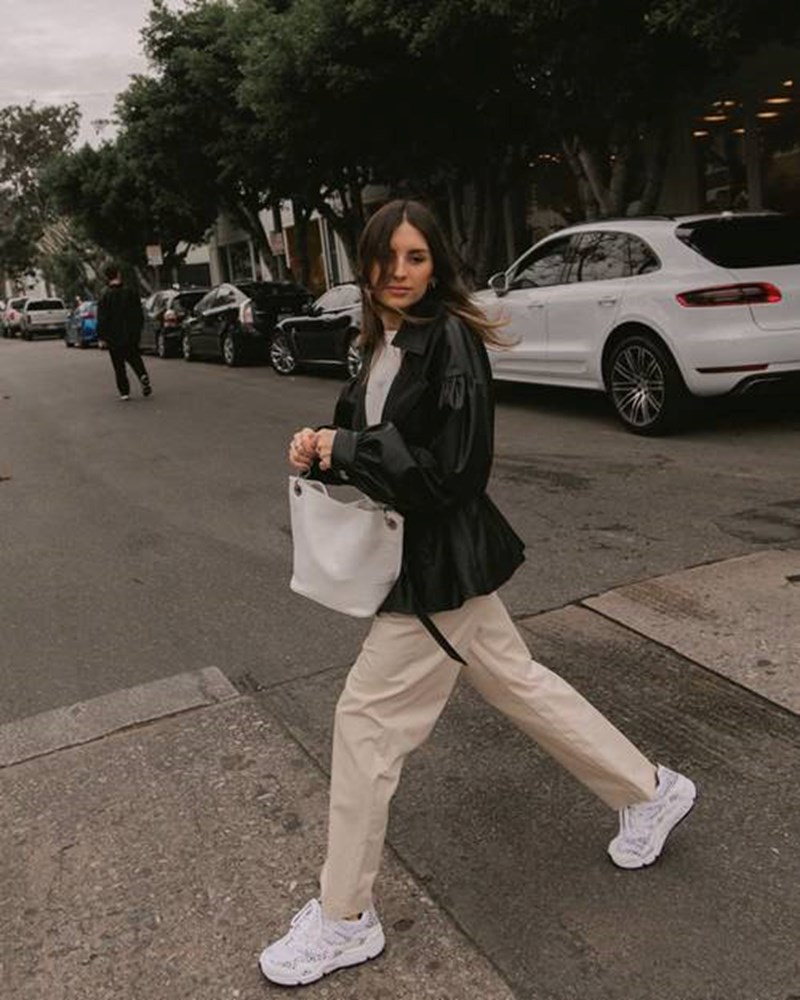 15 τρόποι να φορέσεις δερμάτινο σακάκι σαν influencer - εικόνα 13