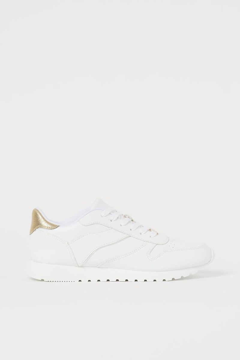 12+1 λευκά sneakers για την άνοιξη (και όχι μόνο) - εικόνα 3