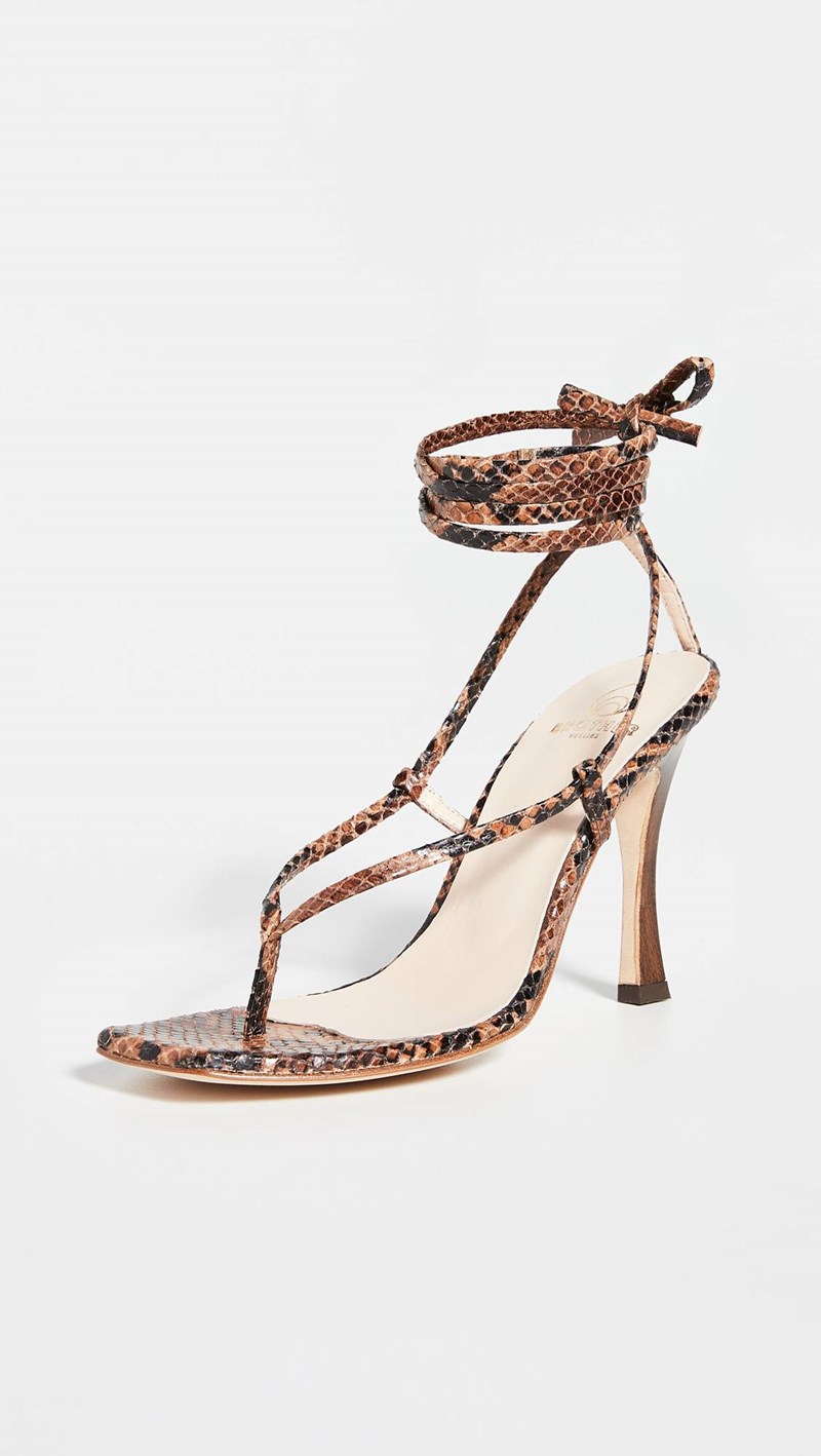 Δεν έχεις ποτέ αρκετά παπούτσια; Δες σε ποια στυλ πρέπει να επενδύσεις τώρα - εικόνα 17