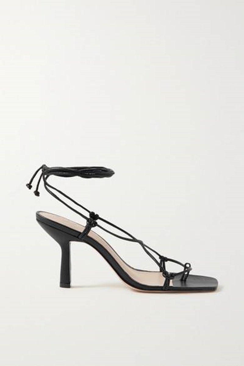 Δεν έχεις ποτέ αρκετά παπούτσια; Δες σε ποια στυλ πρέπει να επενδύσεις τώρα - εικόνα 9