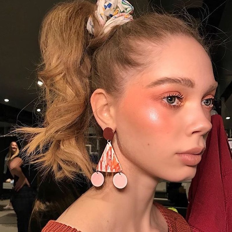 Peachy Tones: 12+1 τρόποι να προσθέσεις το ροδακινί (το πιο ανοιξιάτικο χρώμα) στο μακιγιάζ σου - εικόνα 9