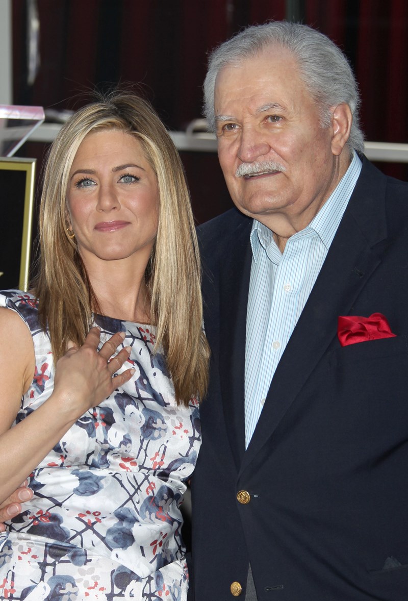 Jennifer Aniston: Τα δύσκολα παιδικά χρόνια με την οικογένειά της - εικόνα 1