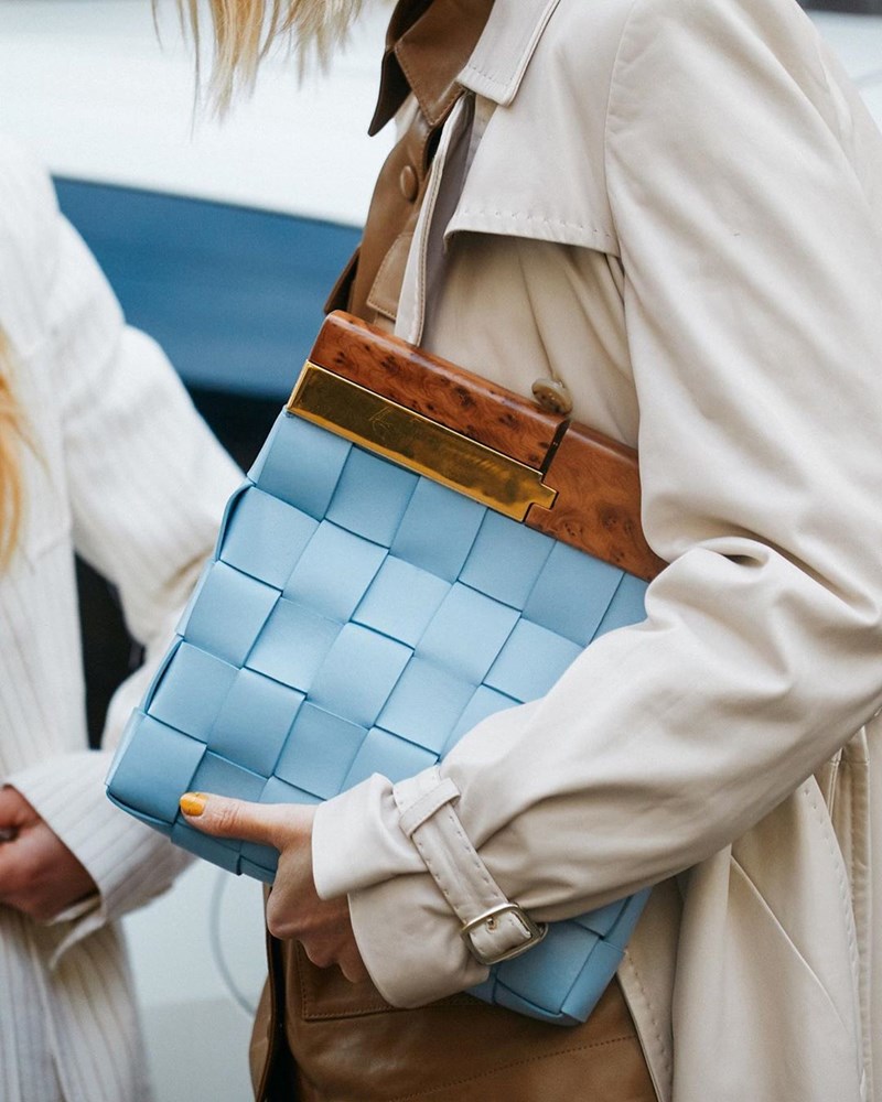 Τελικά είναι το καφέ το νέο μαύρο; 15 look για να βγάλεις τα συμπεράσματά σου - εικόνα 14