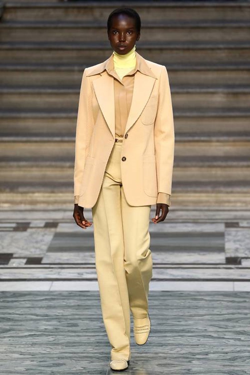 6 πανεύκολα styling trends που θα αντιγράψουμε από τα ντεφιλέ - εικόνα 4