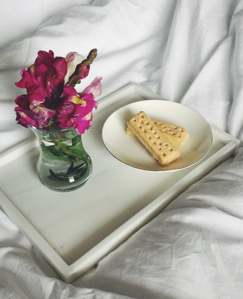 8+1 δυνατά βιβλία για να περάσουμε απολαυστικά τις μέρες της καραντίνας  #ELLEBookClub - εικόνα 5