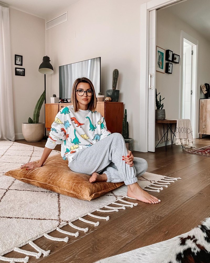Comfort First: Τι φορούν στο σπίτι οι αγαπημένες σου influencer; - εικόνα 1