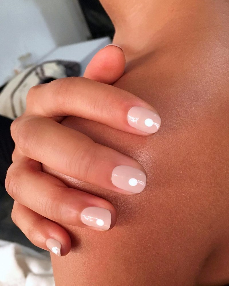 Nailspiration: 12+1  design που θα δοκιμάσουμε τώρα που έχουμε χρόνο - εικόνα 8