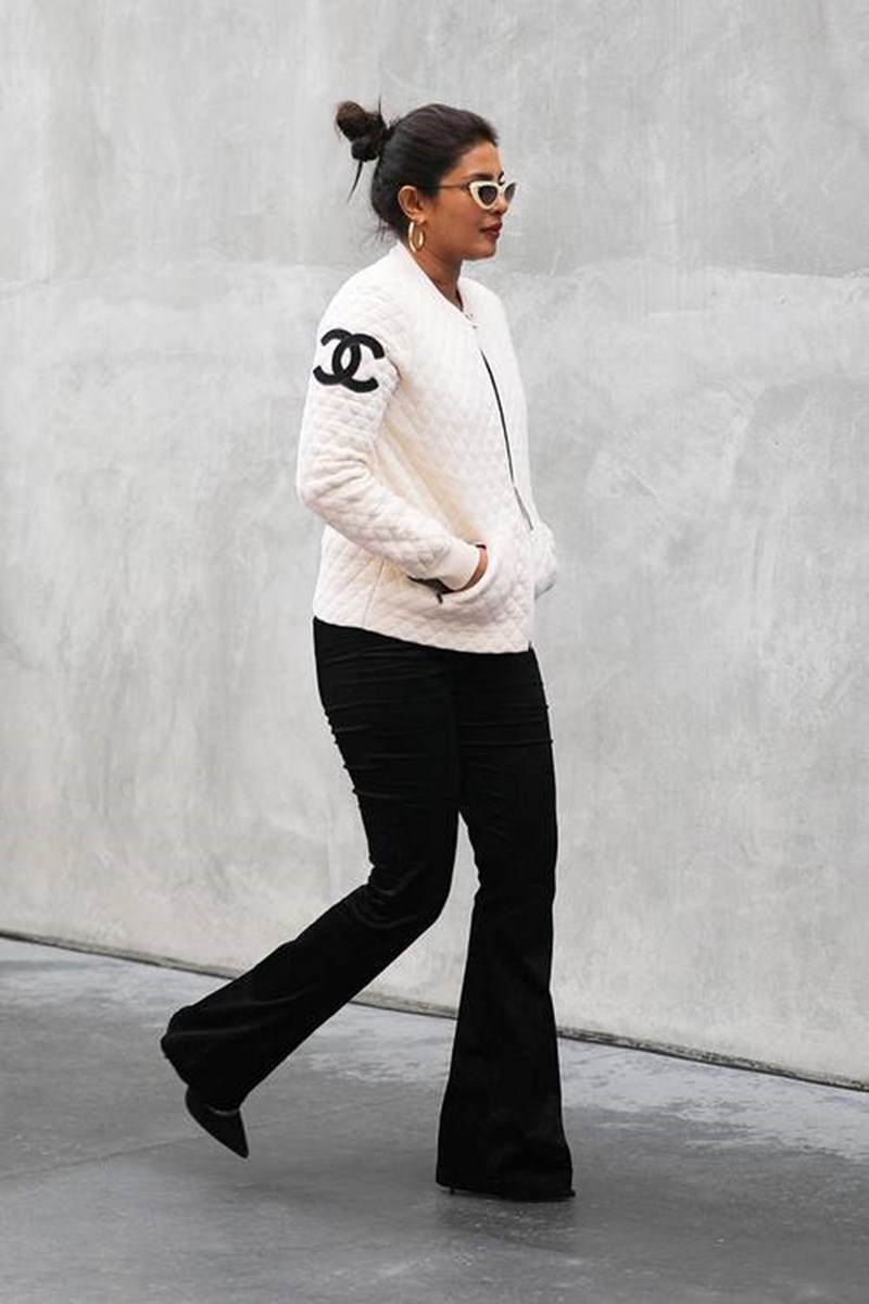 6 hot τρόποι να φορέσεις μαύρο παντελόνι όπως οι celebrities (+ τα κομμάτια που θα χρειαστείς) - εικόνα 11