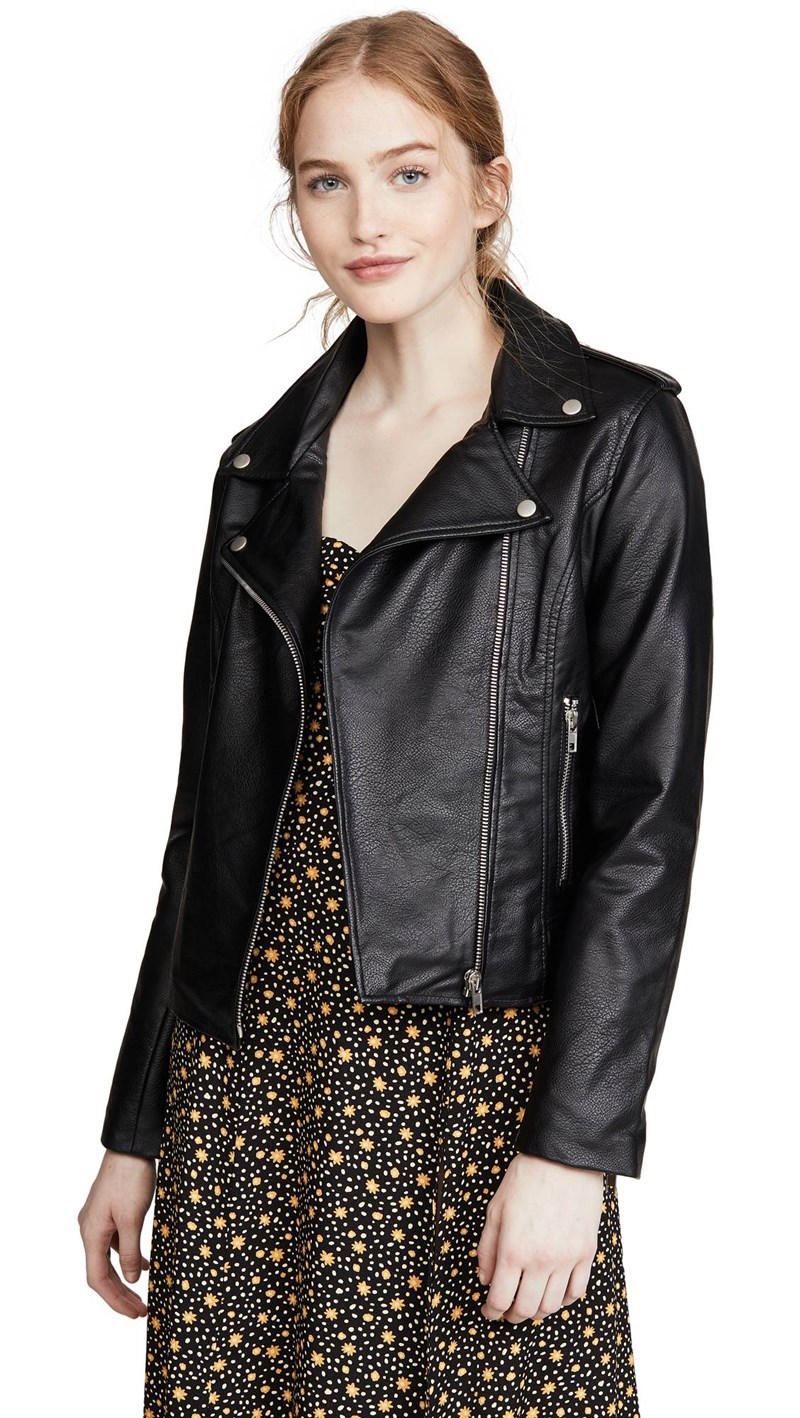 6 hot τρόποι να φορέσεις μαύρο παντελόνι όπως οι celebrities (+ τα κομμάτια που θα χρειαστείς) - εικόνα 6