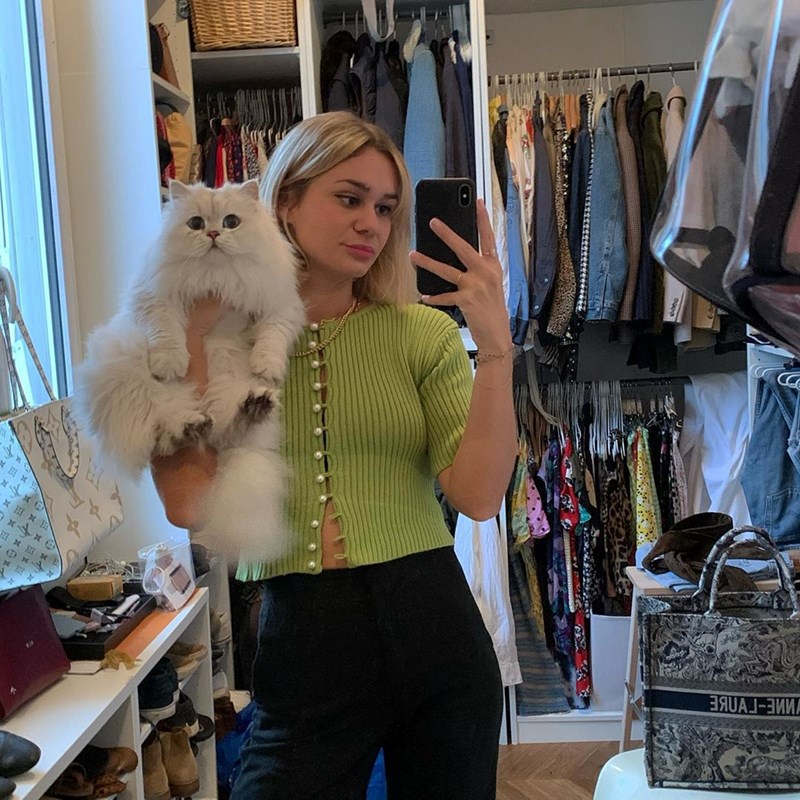 Cropped Πλεκτά: Η τάση που πρέπει να υιοθετήσεις αν θέλεις στυλ influencer - εικόνα 7