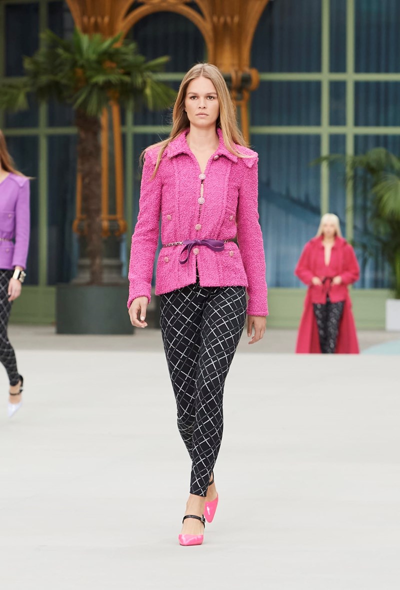 Τα κολάν επιστρέφουν με την έγκριση της Chanel - εικόνα 1