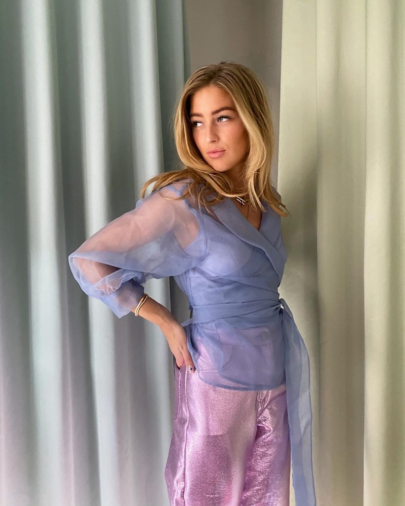 15 υπέροχα outfits που θα σε σώσουν όταν έχεις επαγγελματικό Skype call (Όχι άλλο πιτζάμες!) - εικόνα 10