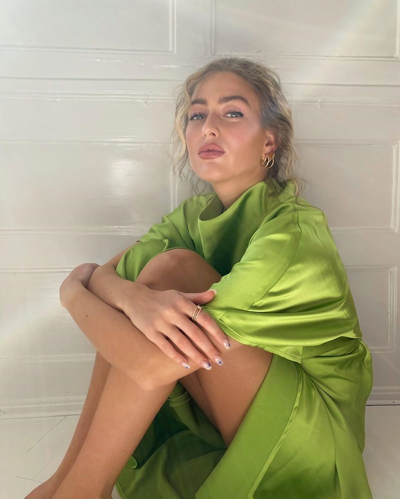 She is a lady: 14 σατέν κομμάτια για να το «ζήσεις» μόνη σου στο σπίτι - εικόνα 1