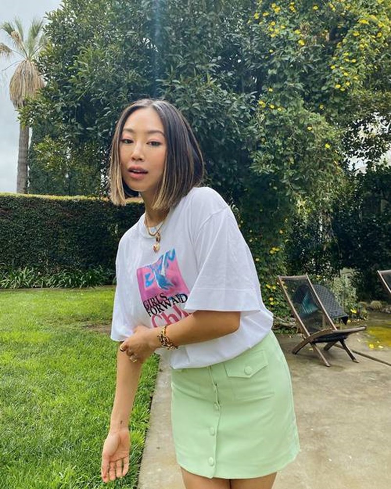 Σίγουρα έχεις ένα oversized T-shirt. Έτσι θα το φορέσεις σαν influencer - εικόνα 2