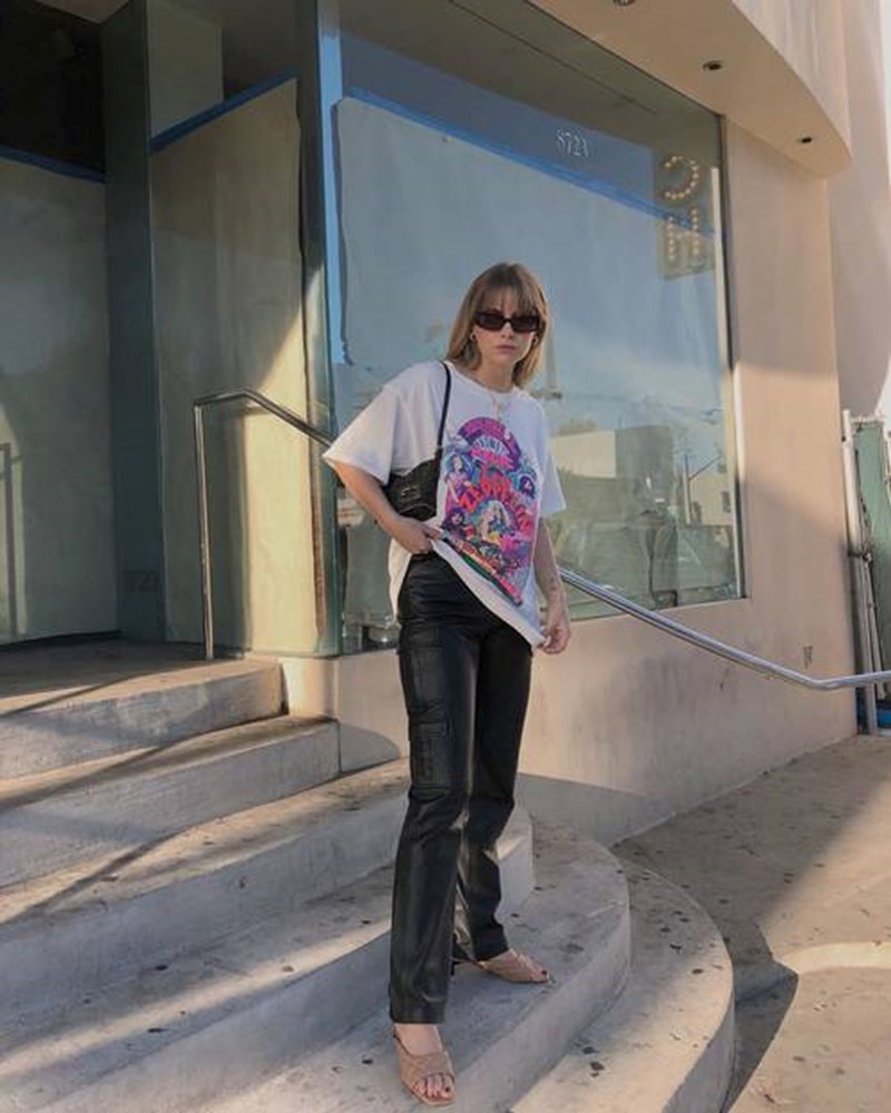 Σίγουρα έχεις ένα oversized T-shirt. Έτσι θα το φορέσεις σαν influencer - εικόνα 5