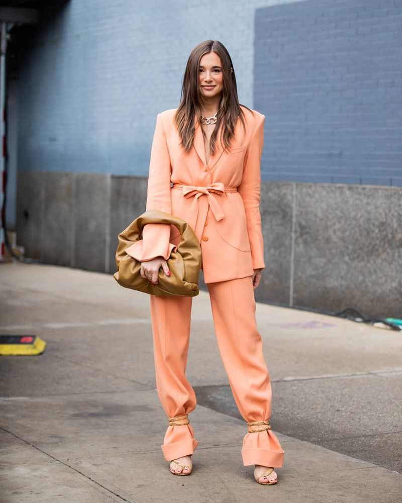 Θέλεις να βγαίνεις υπέροχη σε κάθε φωτογραφία; Πόνταρε σε αυτά τα 5 trends και δεν θα χάσεις - εικόνα 1