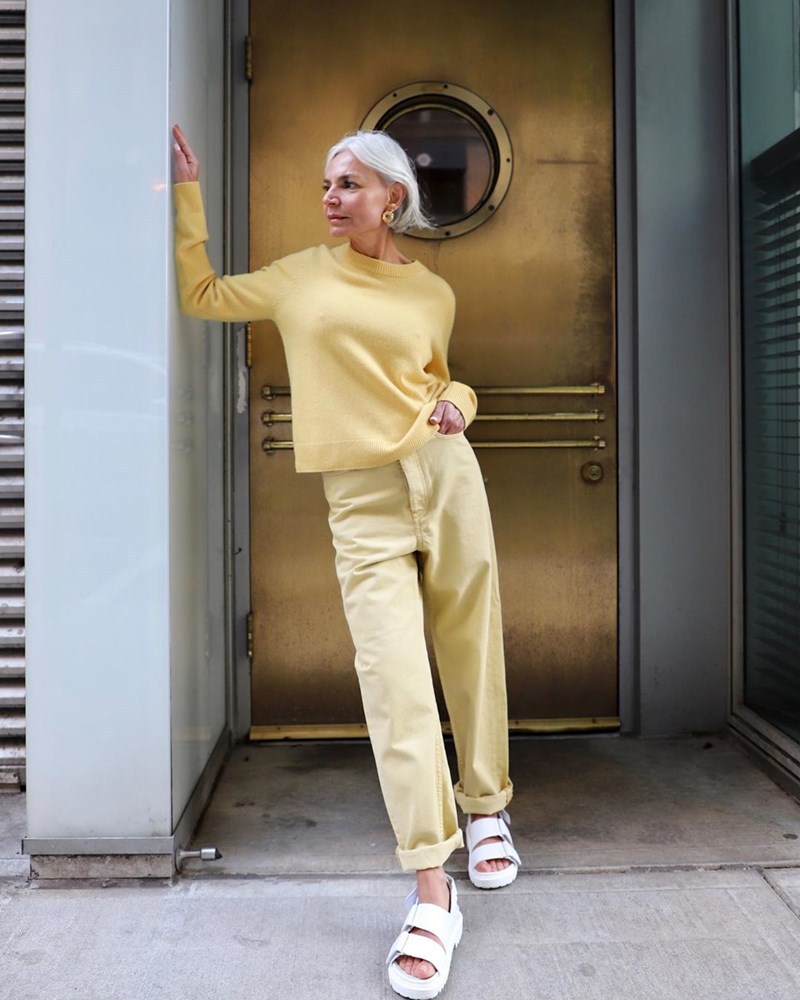 Η 50+Ιnstagrammer που με το στυλ της βάζει κάτω εμάς τις νεότερες (οι συνδυασμοί της είναι σκέτη έμπνευση!) - εικόνα 2