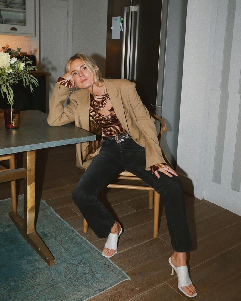 6 hot κομμάτια που θα συνδυάσεις με τα flared παντελόνια σου - εικόνα 3