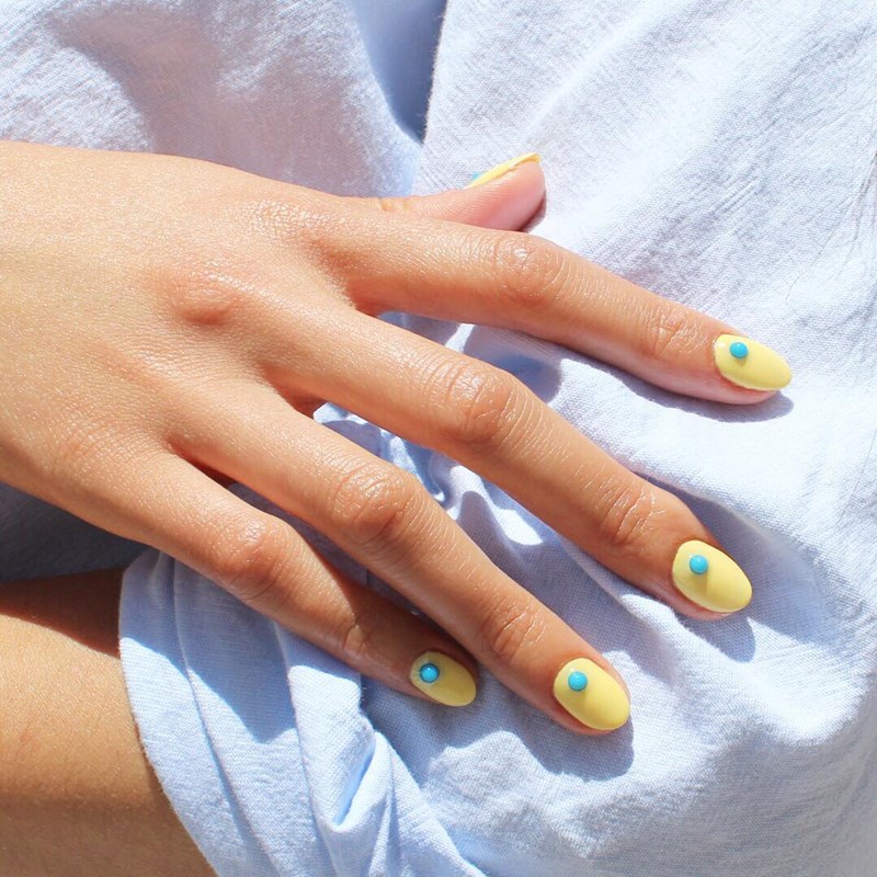 Nailspiration: 12+1  design που θα δοκιμάσουμε τώρα που έχουμε χρόνο - εικόνα 1
