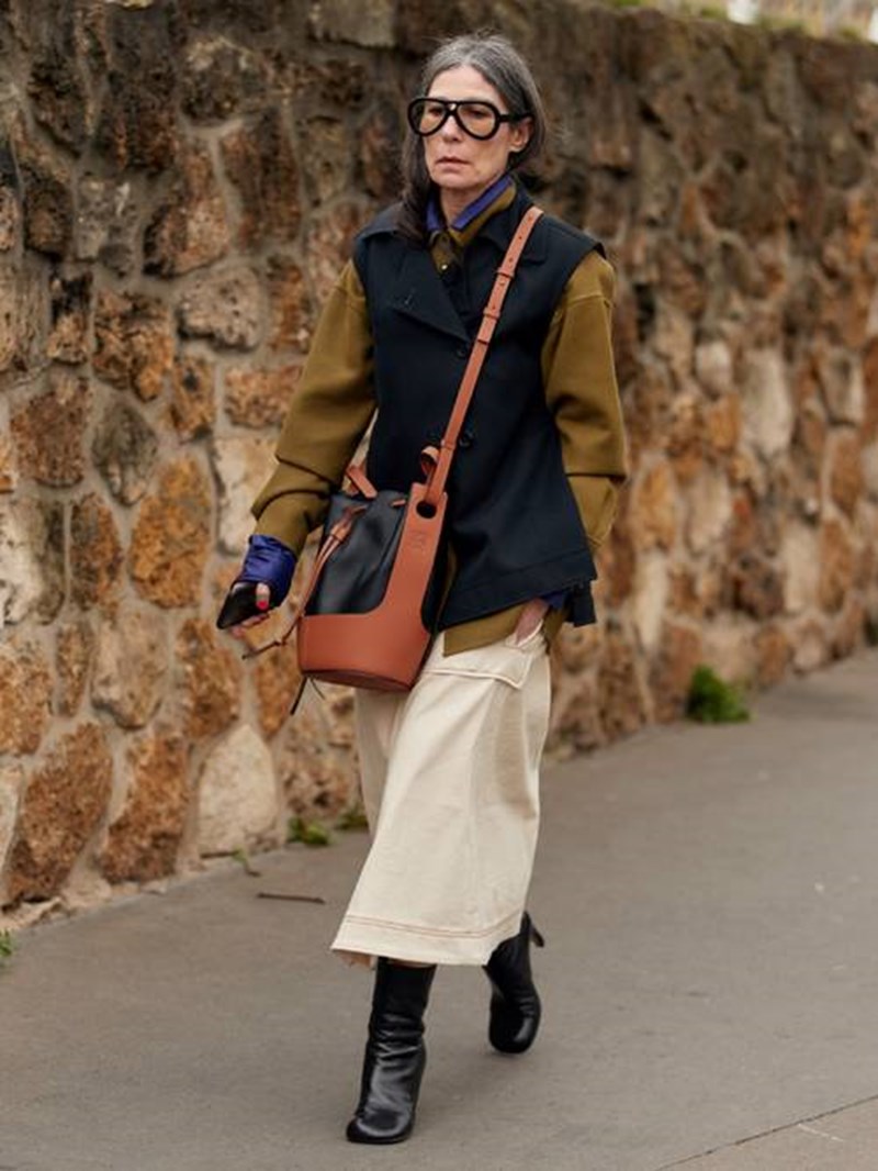 Δες πώς θα φορέσεις τώρα το γιλέκο με τον πιο cool τρόπο - εικόνα 7