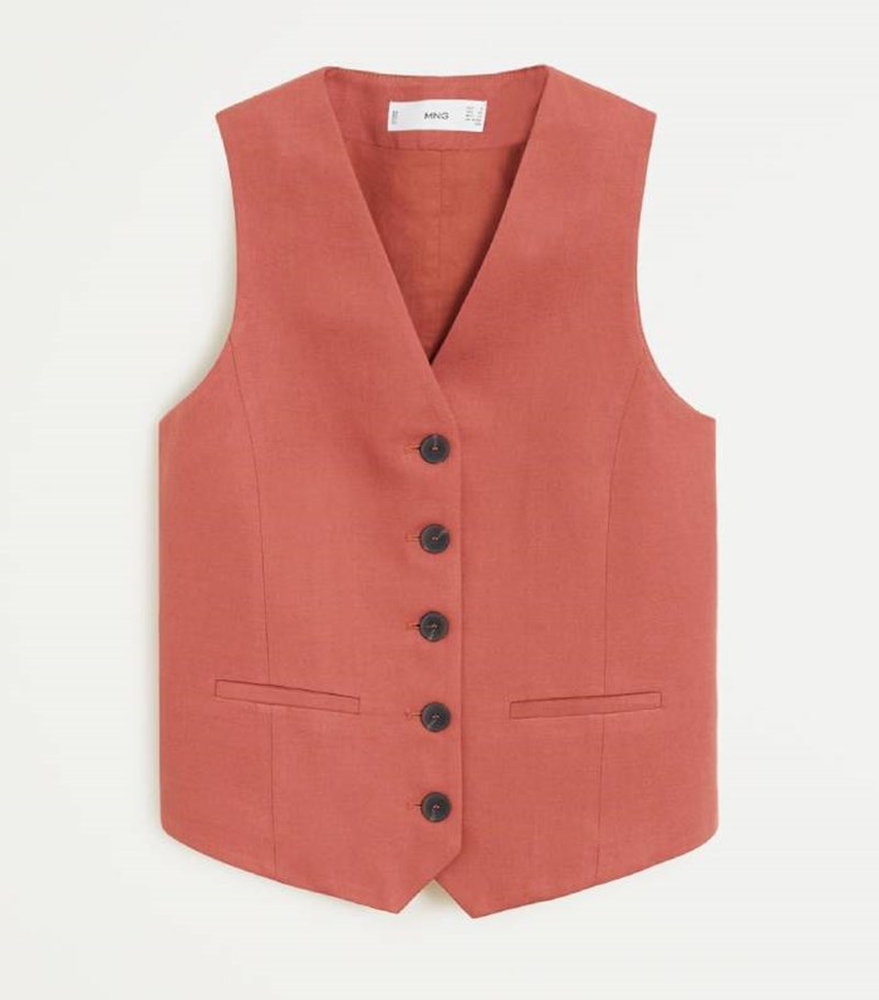 Δες πώς θα φορέσεις τώρα το γιλέκο με τον πιο cool τρόπο - εικόνα 9