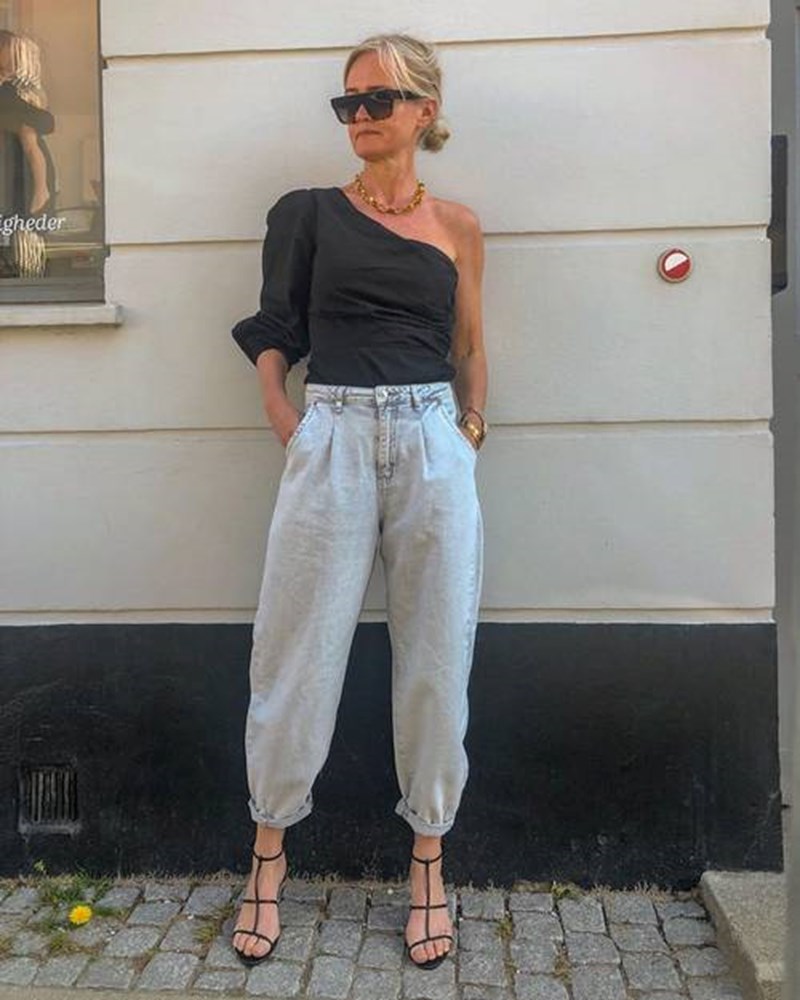 Γιατί όλες φορούν one shoulder top; 6 τρόποι να υιοθετήσεις την τάση - εικόνα 9