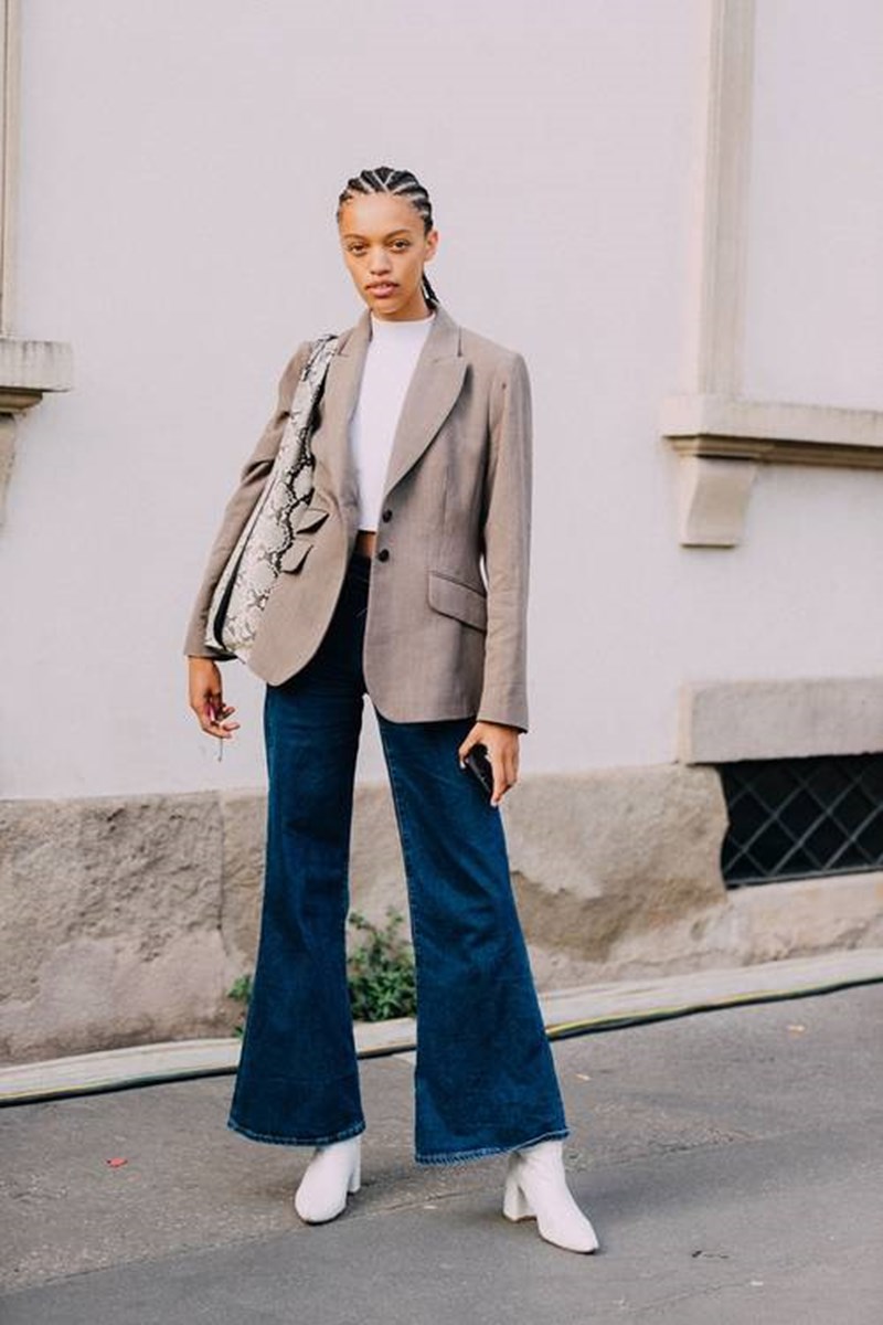 6 hot κομμάτια που θα συνδυάσεις με τα flared παντελόνια σου - εικόνα 6