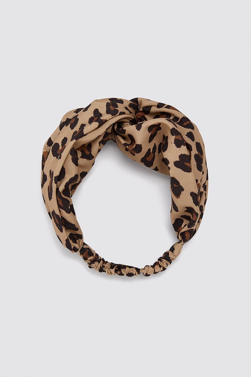 15 fun αξεσουάρ για να είσαι stylish στα video call σου (ακόμα και αν από κάτω φοράς πιτζάμες) - εικόνα 10