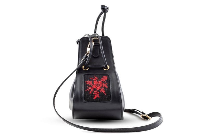 Monzouzou: Η νικήτρια Bag Designer των ELLE Fashion Young Talents Awards μας παρουσιάζει τη νέα συλλογή της - εικόνα 4