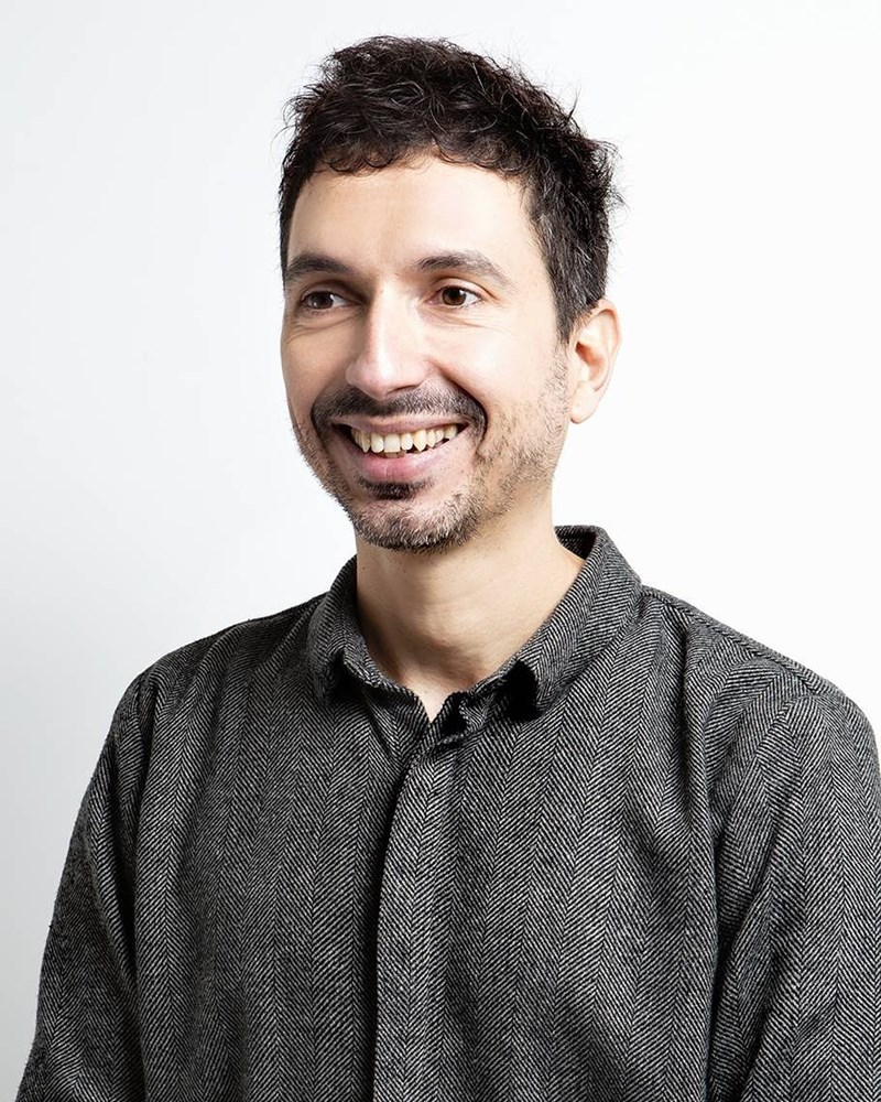 Στάθης Σαμαντάς: Ο μεγάλος νικητής των ELLE Fashion Young Talents Awards μας παρουσιάζει τη νέα του συλλογή με παπούτσια - εικόνα 1