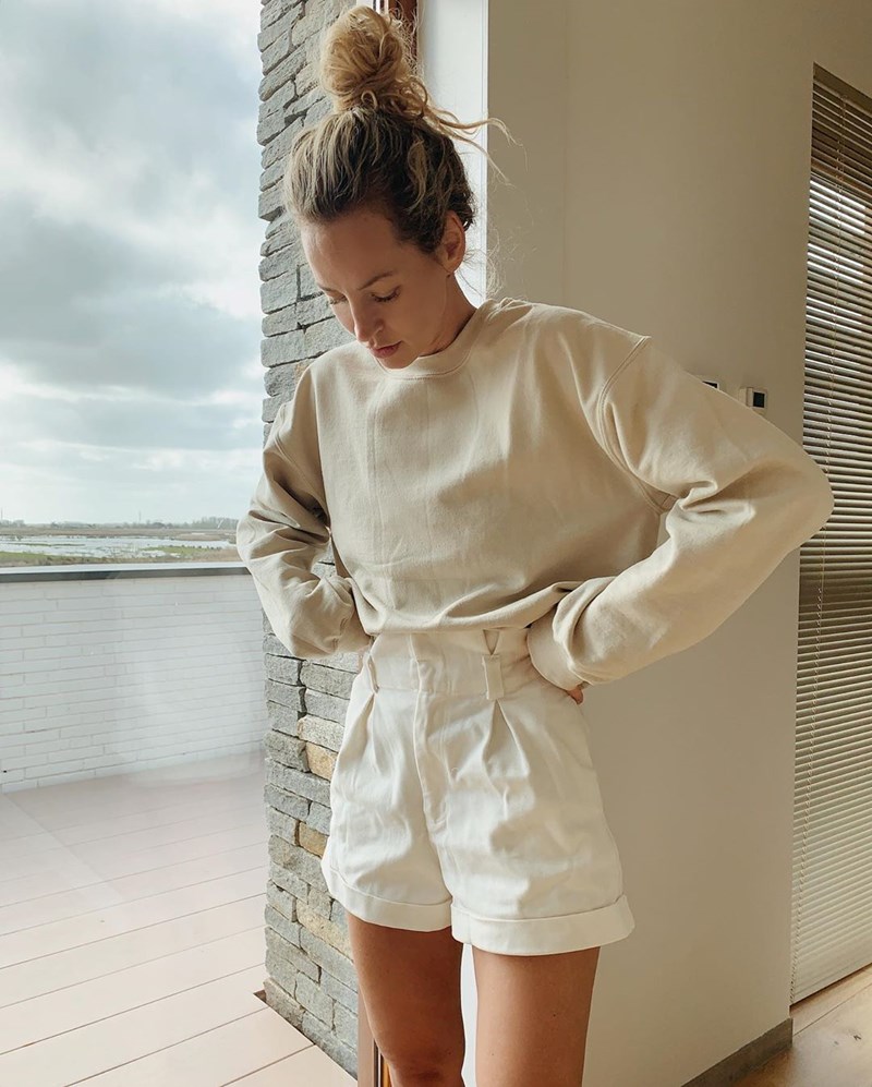 10 on-trend τρόποι να φορέσεις το φούτερ σου σαν influencer μετά την καραντίνα - εικόνα 7