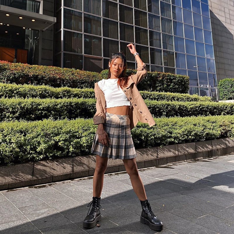 15+1 εμφανίσεις που μας έπεισαν να φορέσουμε μίνι μετά το #ΜένουμεΣπίτι - εικόνα 7