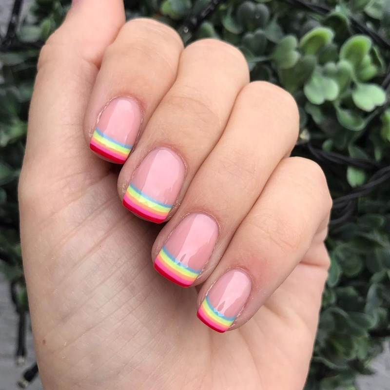 Rainbow Manicure: Η πιο χαρούμενη τάση της άνοιξης - εικόνα 5