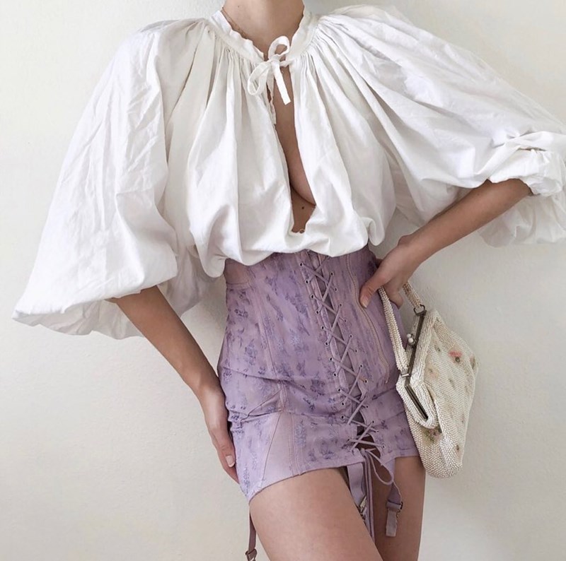 Όλες οι influencer φορούν κορσέδες. 20 look που θα σε πείσουν να ενδώσεις στο trend με τη vintage διάθεση - εικόνα 4