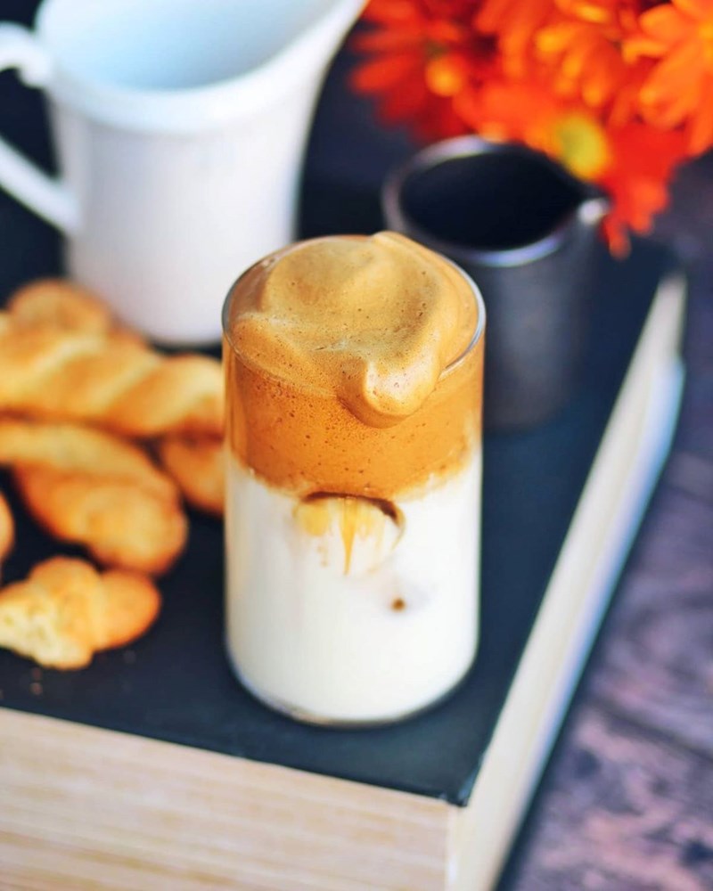 Dalgona Coffee: Πώς φτιάχνεται ο καφές που έγινε viral στην καραντίνα; - εικόνα 1