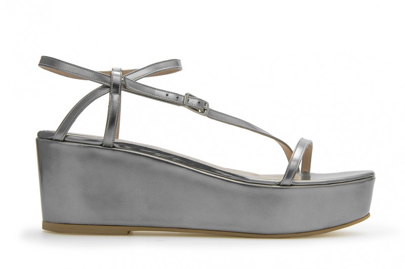 Στάθης Σαμαντάς: Ο μεγάλος νικητής των ELLE Fashion Young Talents Awards μας παρουσιάζει τη νέα του συλλογή με παπούτσια - εικόνα 5