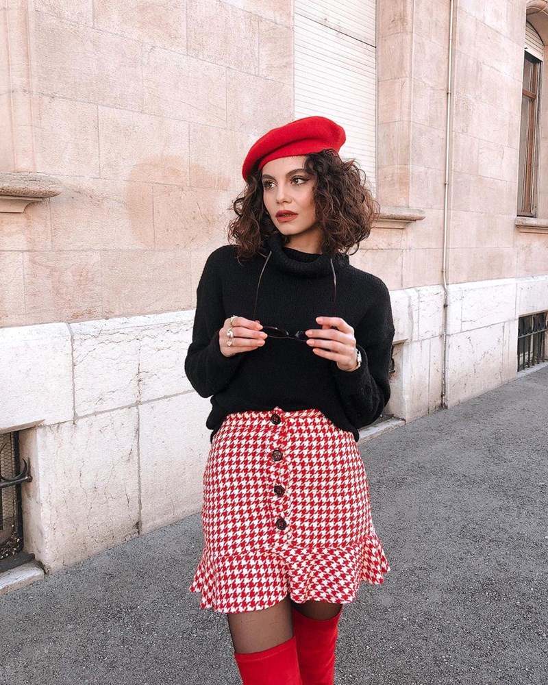 15+1 εμφανίσεις που μας έπεισαν να φορέσουμε μίνι μετά το #ΜένουμεΣπίτι - εικόνα 13