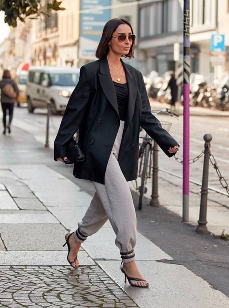 Τελικά με ποια παπούτσια ταιριάζουν οι φόρμες μας; (όχι μόνο με sneakers πάντως!) - εικόνα 3