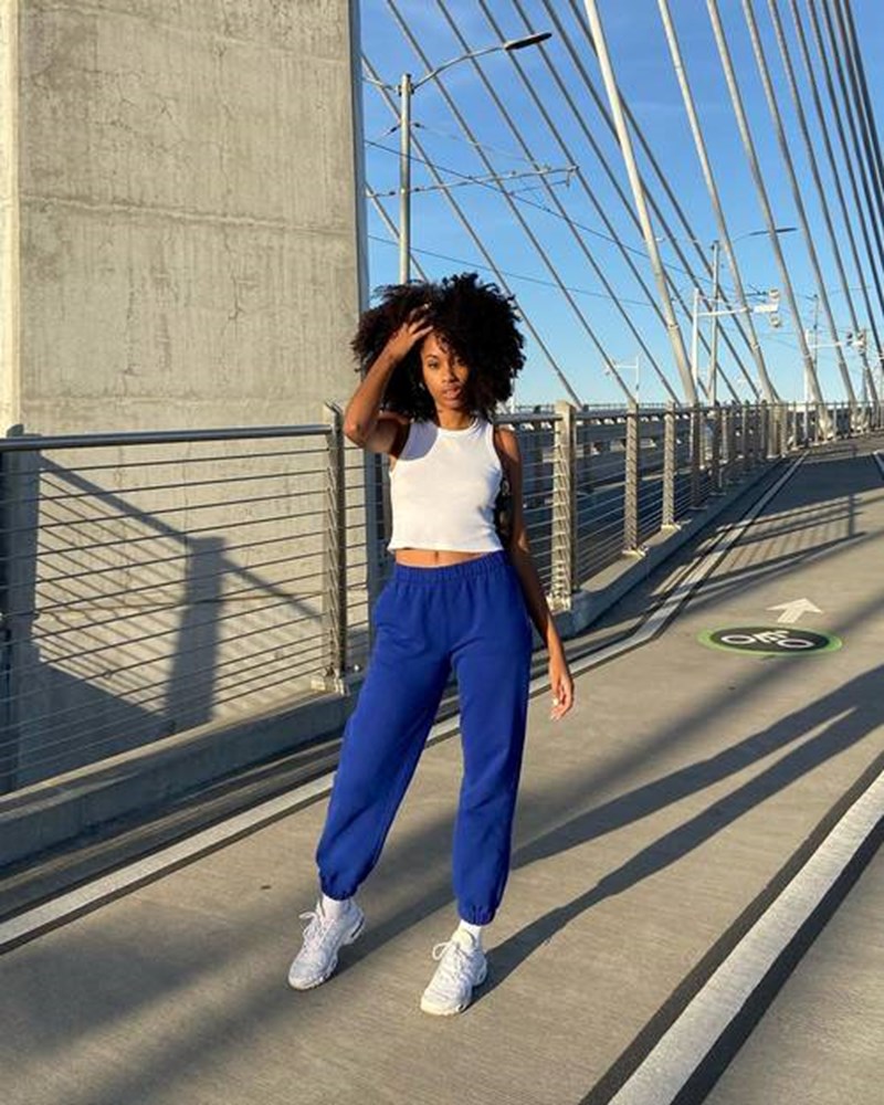 Τελικά με ποια παπούτσια ταιριάζουν οι φόρμες μας; (όχι μόνο με sneakers πάντως!) - εικόνα 6