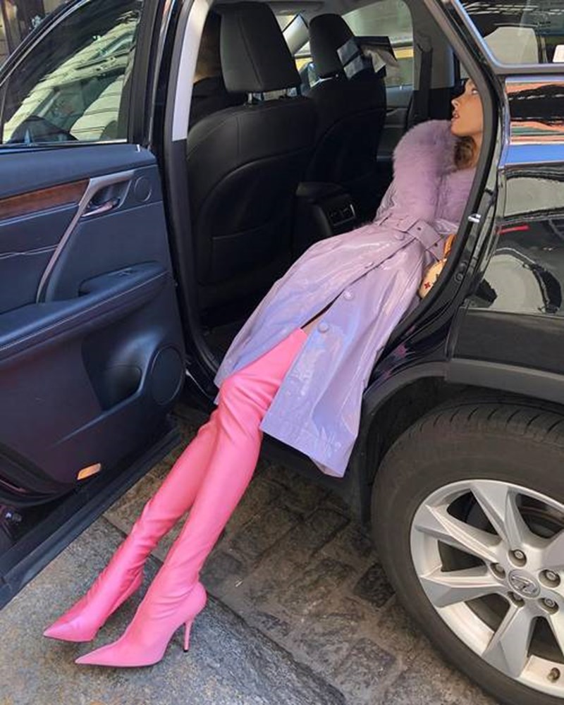 Pink & Purlple: O συνδυασμός που λατρεύει τώρα η Elsa Hosk είναι το νέο μας crush - εικόνα 2